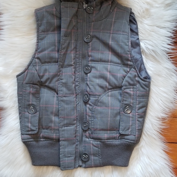 Vest - Picture 3 of 4